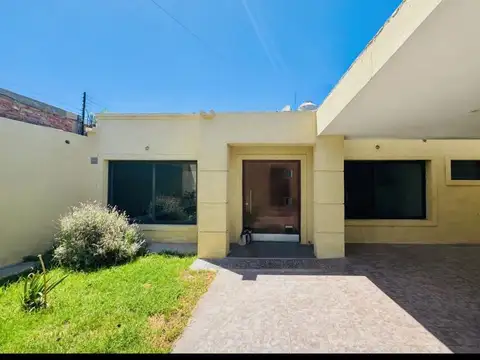 CASA 4 AMBIENTES VENTA LAS HERAS PORTON ELECTRIC