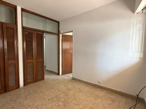 Avenida Juan De Garay 700