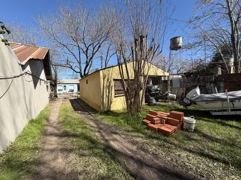 Casa 6 ambientes con 2 baños