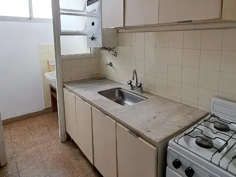 Departamento 1 dormitorio c/balcon al frente, ubicado en calle 4 y 55, La Plata