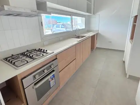 DUPLEX EN VENTA 3 DORMITORIOS COCHERA BRISAS MANANTIALES