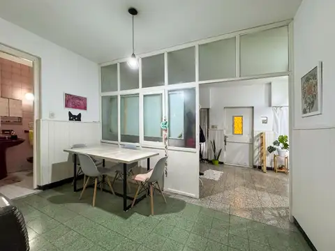 Casa de 81m² con potencial sobre hermosa cortada