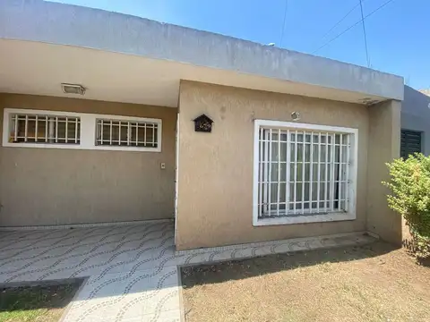 EN VENTA CASA DE 2 DORMITORIOS BARRIO MATIENZO