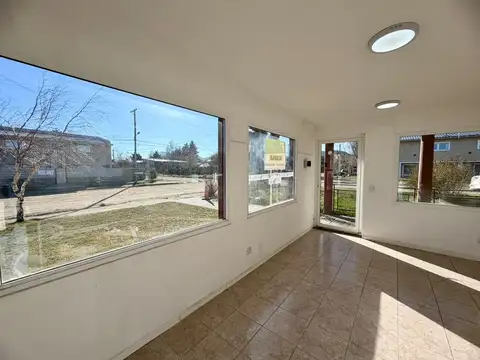 Local en Alquiler en Dina Huapi, $ 650.000