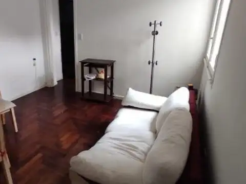 Teniente General Juan Domingo Perón 2000, Piso 1