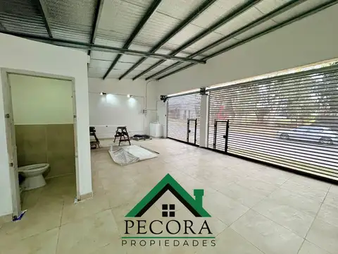 Local en esc.-centro