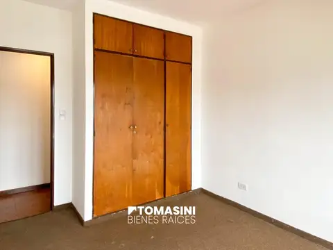 DEPARTAMENTO DE 3 AMBIENTES A LA CALLE CON BALCON FRANCES