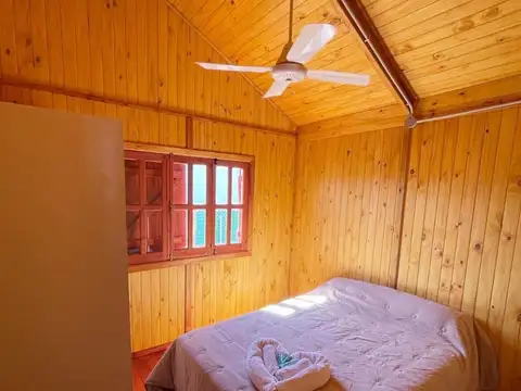 Cabaña con quincho en venta en Tierra de Sueños 3 | 2 dormitorios | Equipada | Terreno de 396 m²