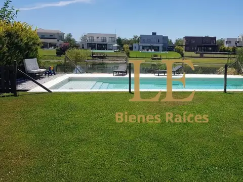 VENTA CASA EN SAN MATIAS A LA LAGUNA CENTRAL