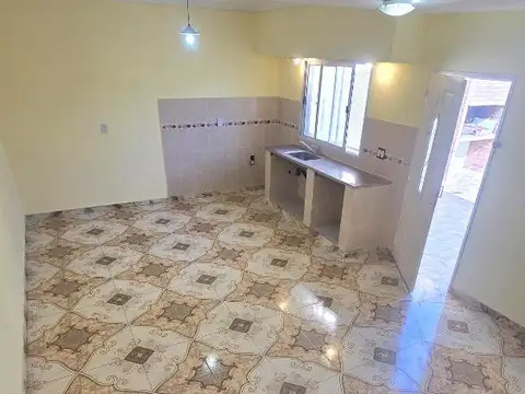 Depto Tipo Casa en Alquiler en Paso del Rey, $ 630.000