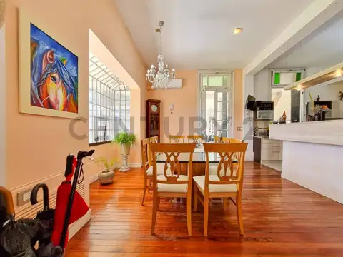 Casa 5 ambientes con 3 baños