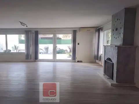 Casa 5 ambientes con 2 baños
