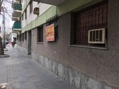 Agüero 900, Piso PB