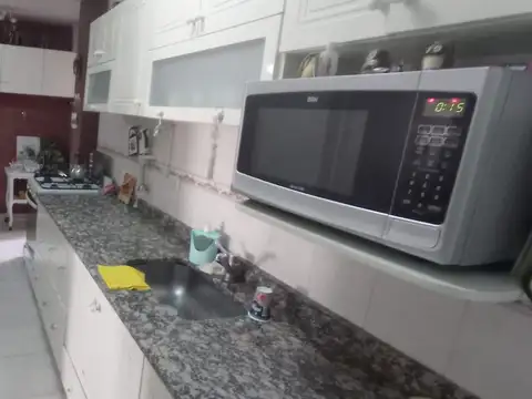 Departamento 4 ambientes con 3 baños