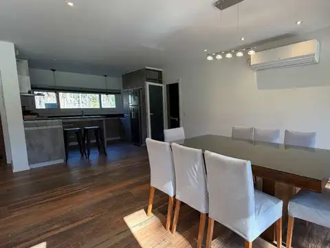 Casa 5 ambientes con 2 baños