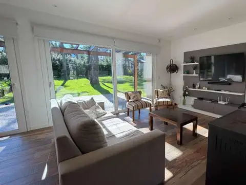 Casa en Venta en Pinamar, USD 328.000