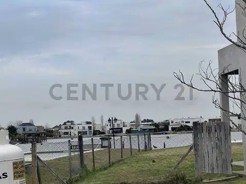 VENTA DE LOTE DE 800 M2 PROXIMO A LAGUNA CLUB DE CAMPO CRUZ DE SUR