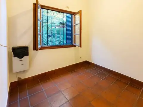 Fisherton – Casa 2 dorm con galería, parrillero, jardín y pileta – 120 m² cub – Lote 550 m²