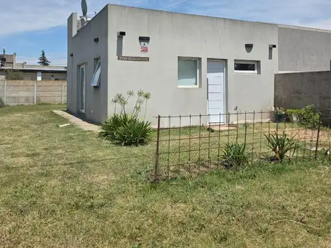 Casa en gardey  con patio verde 