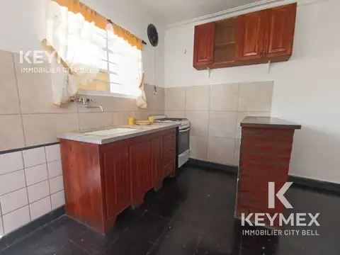 Casa en Alquiler con 1 cochera