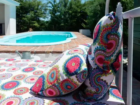VENTA CUATRO CABAÑAS CON QUINCHO Y PILETA