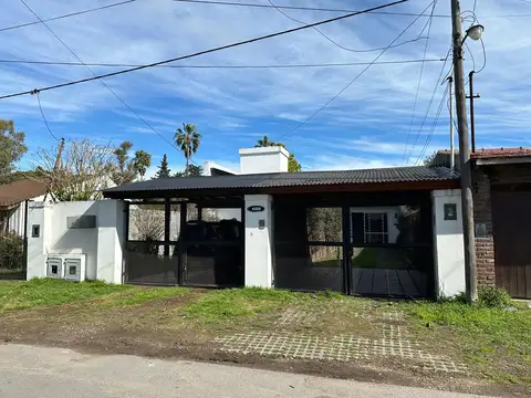 Casa en Alquiler  Manuel B Gonnet