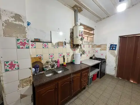 Casa 6 ambientes con 1 baño