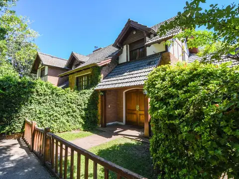 Casa de 4 dormitorios en venta con pileta parrillero quincho Fisherton Rosario