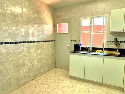 Venta excelente duplex 3 amb c/cochera. (U$S 40.000 y 24 U$S 1.666.-