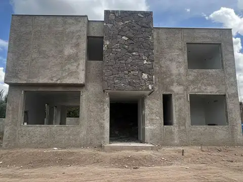 Venta de Casa en Barrio Privado Alzaga Liniers - Chacras de Coria, Luján de Cuyo.