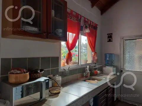 Casa 4 ambientes con 2 baños