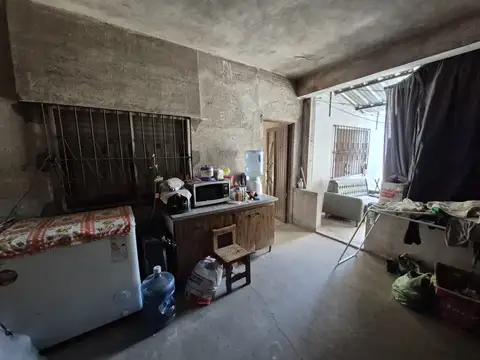 CASA EN VENTA 5 AMB Y DEPTO 3 AMB MERLO