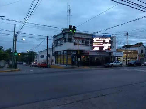 CÓRDOBA - VILLA ALLENDE VENTA  ESQUINA TRADICIONAL  