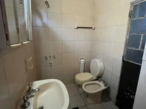 Casa Interna unica en Alberdi. No es Propiedad Horizontal.