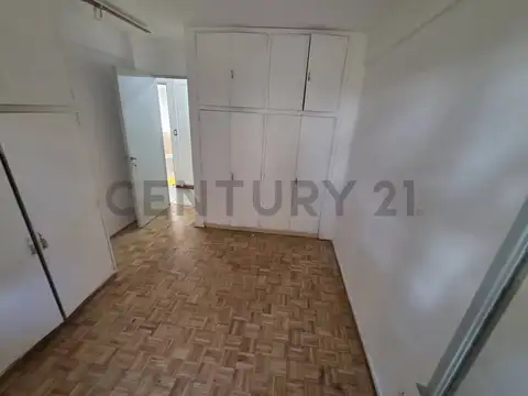 VENTA DEPARTAMENTO TRES AMBIENTES  FLORES SUR
