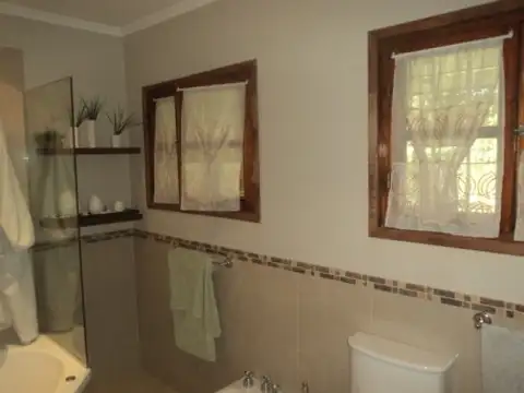 EN VENTA ESPECTACULAR CHALET EN EL PALOMAR A SOLO 4 CUADRAS DE LA ESTACION - FICHA 6042