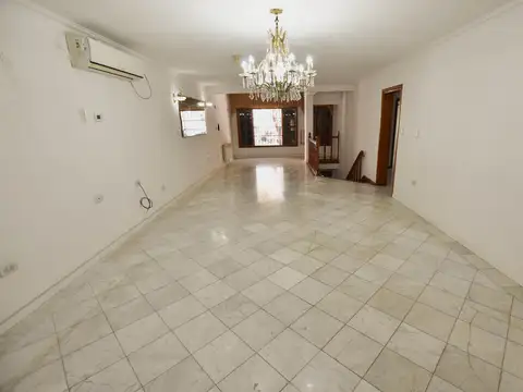 Casa 10 ambientes con 6 baños