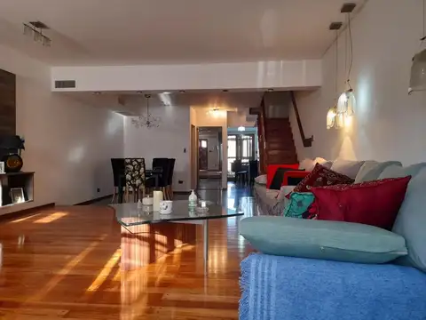 Depto Tipo Casa en Venta en Centro, USD 290.000