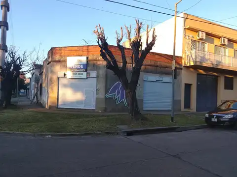 CASA CON LOCALES VILLA BALLESTER