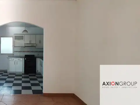 Av. 520 E/152 y 152 BIS-Casa de 3 dormitorios en P.A.