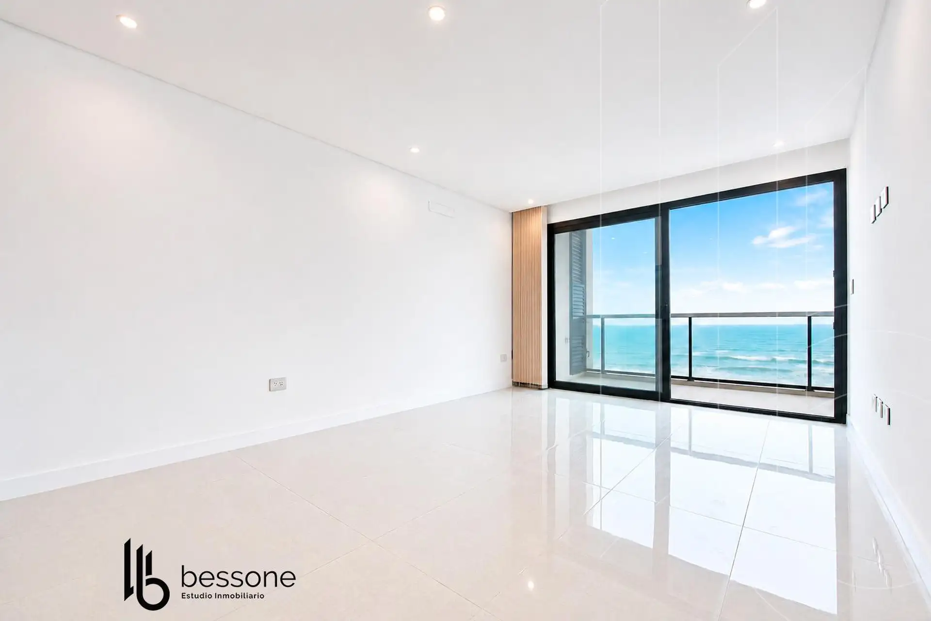 Departamento 3 amb con cochera y terraza — Constitucion