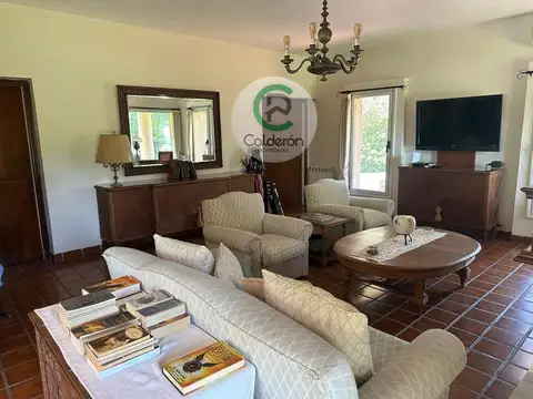 Casa 5 ambientes con 4 baños