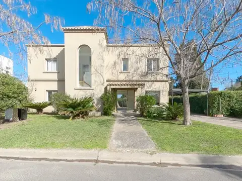Casa (La Orquídeas - Pilar) OPORTUNIDAD!!!