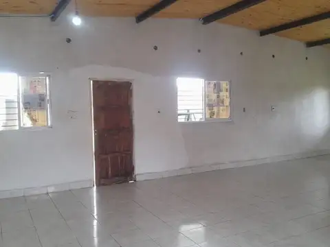 Casa 2 ambientes con 1 baño