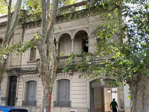 VENTA - CASA PATRIMONIAL A RECICLAR – IDEAL DESARROLLO– LOURDES