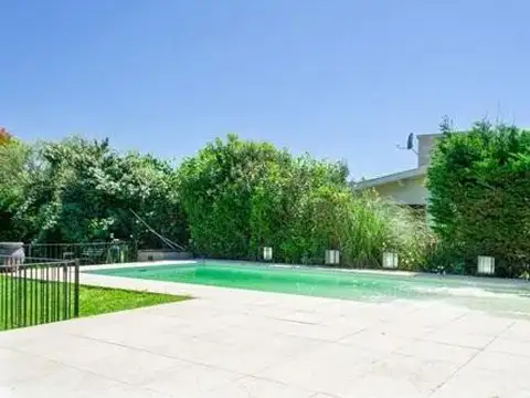 Casa 7 ambientes con 3 baños