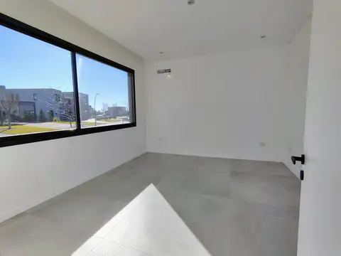 Casa 6 ambientes con 3 baños