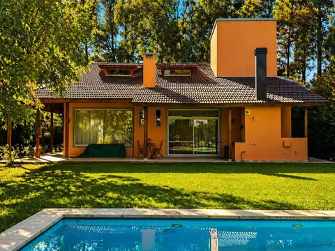 Casa en Venta en La Peregrina, USD 270.000