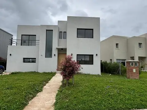 Increible Casa 6 Amb En Venta En Santa Elisa, Pde