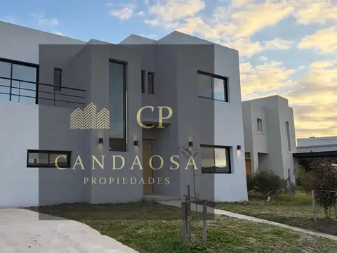 MMC. Increible casa en venta en Santa Elisa, PDE